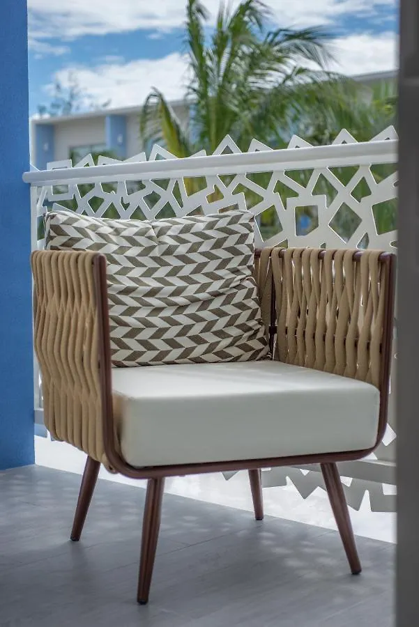 Luxury 1 Bed Apartment Near Seven Mile Beach At The Grove - Villa Island Life West Bay