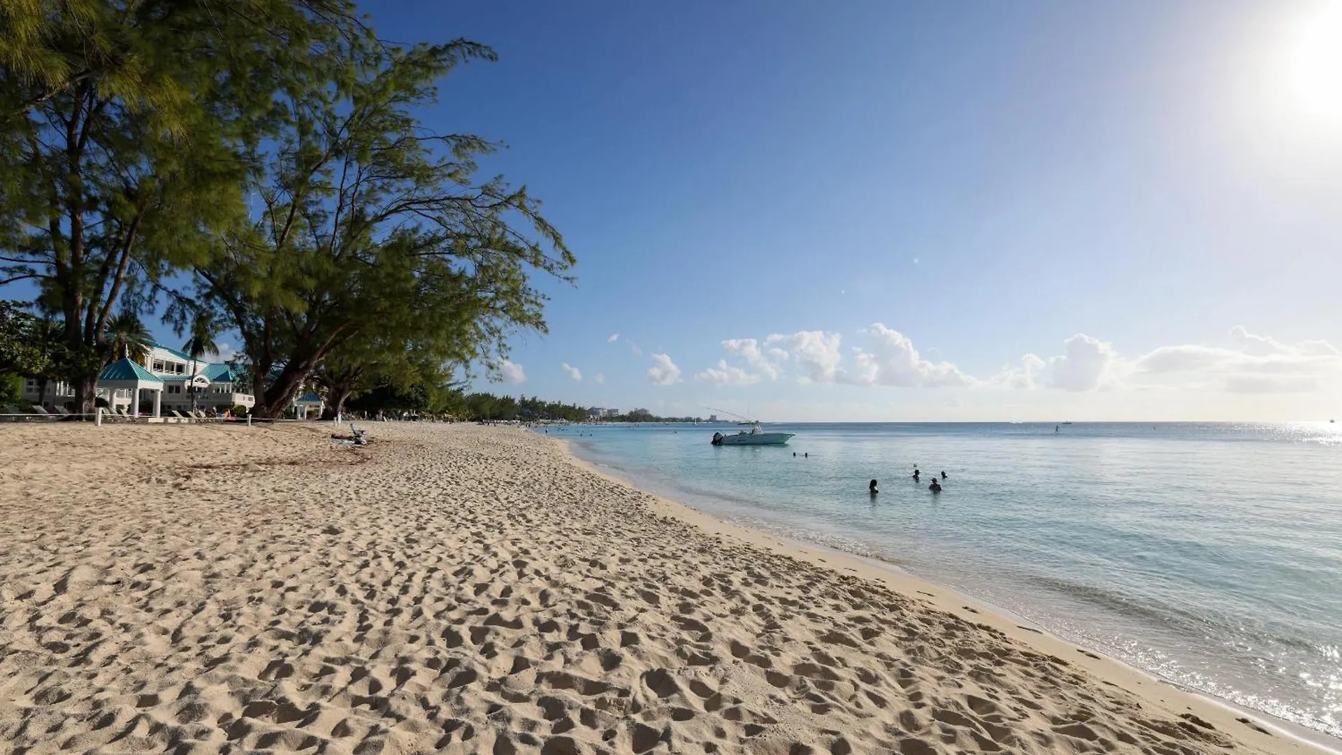 Luxury 1 Bed Apartment Near Seven Mile Beach At The Grove - Villa Island Life West Bay